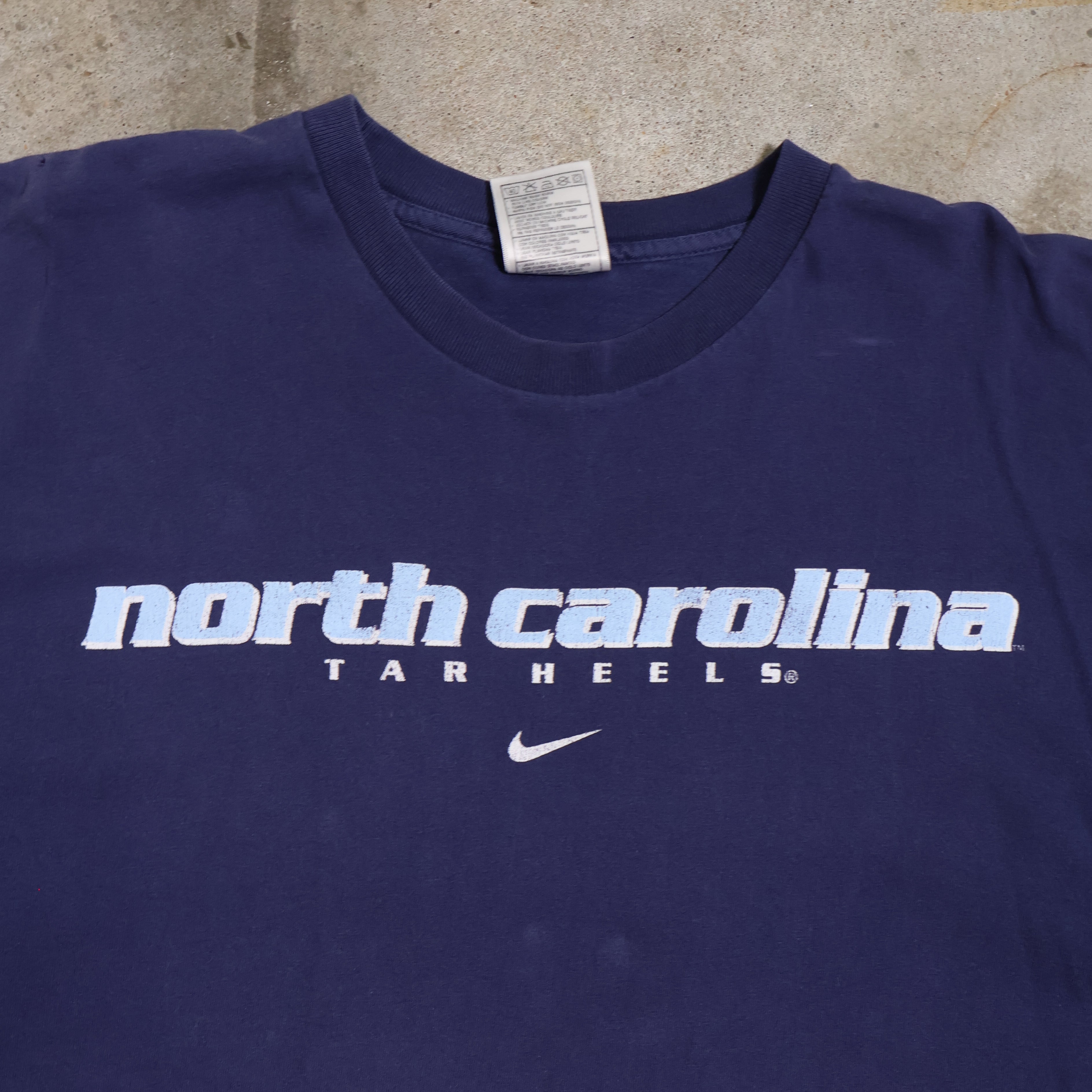 North Carolina Tarheels Nike Centerswoosh T-Shirt 00s (XL)