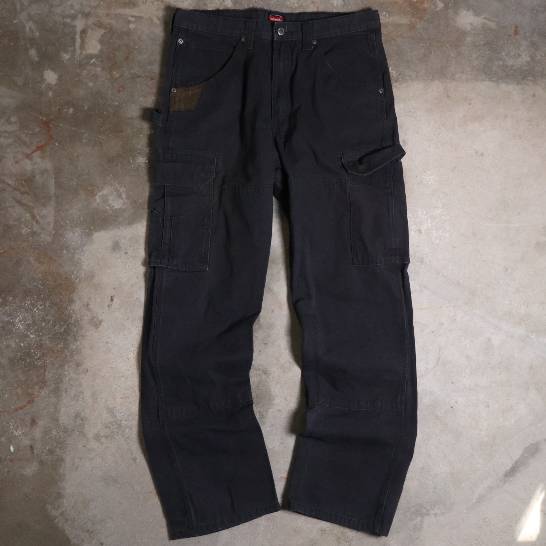 Black Wrangler Riggs Carpenter Cargo Pants (34")