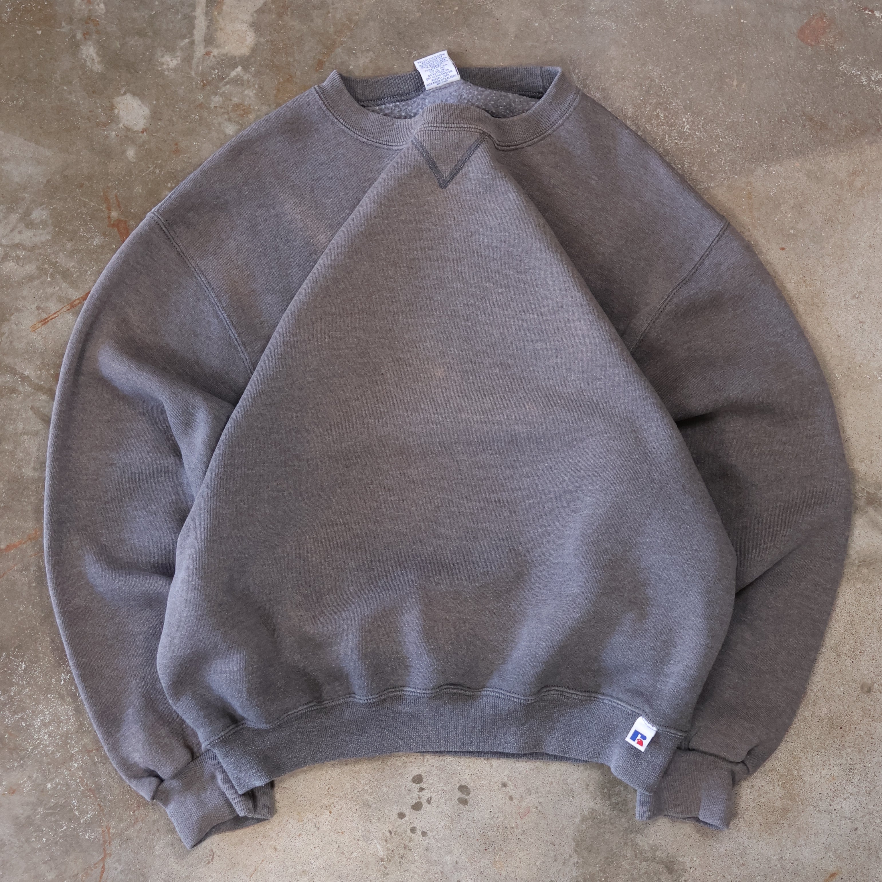 Faded Gray Russell Sweatshirt 90/00s (Medium)