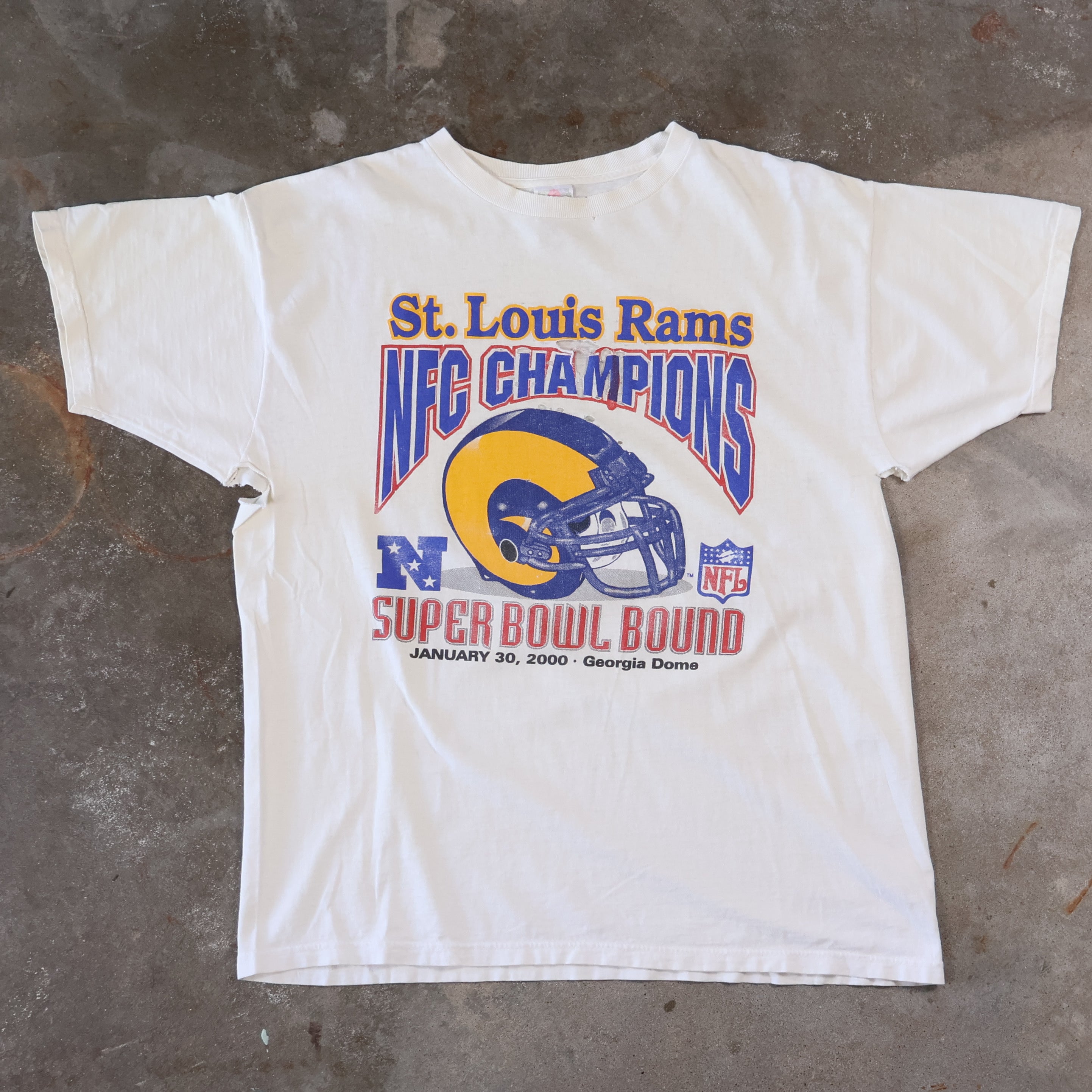 St.Louis Rams NFC Champions 2000 Distressed T-Shirt (Large)