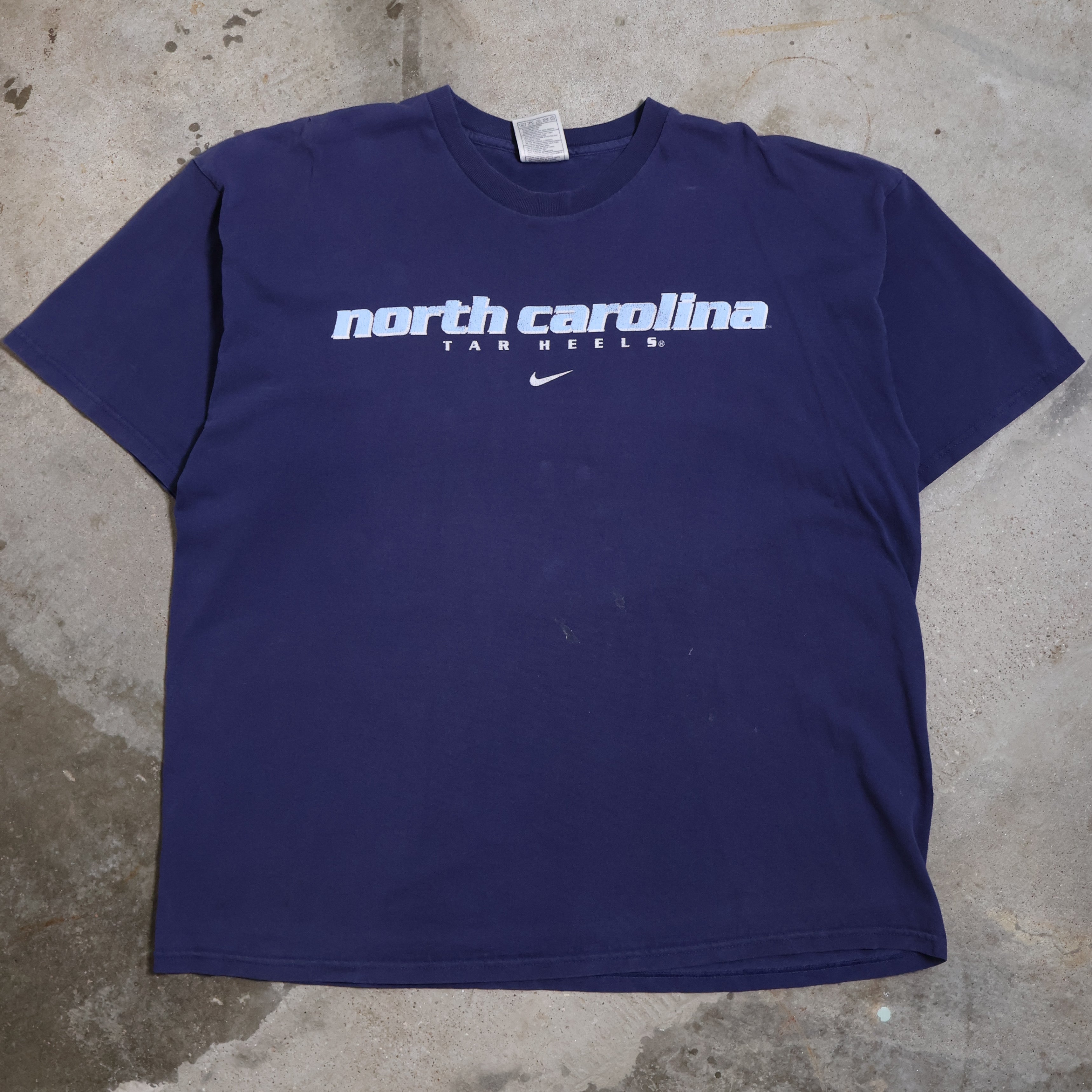 North Carolina Tarheels Nike Centerswoosh T-Shirt 00s (XL)