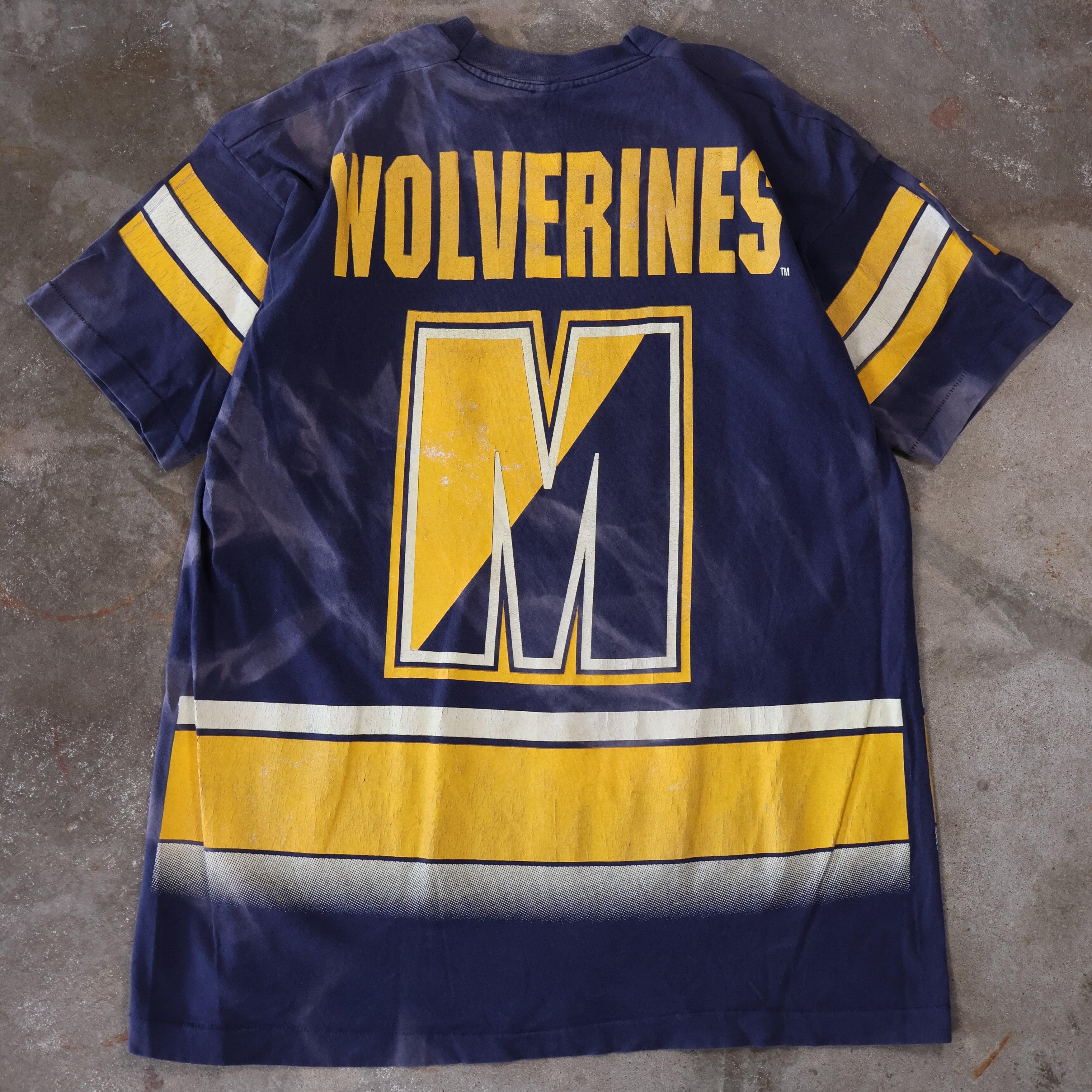 Sun-Faded Michigan Wolverines All-Over Print T-Shirt 90s (XL)