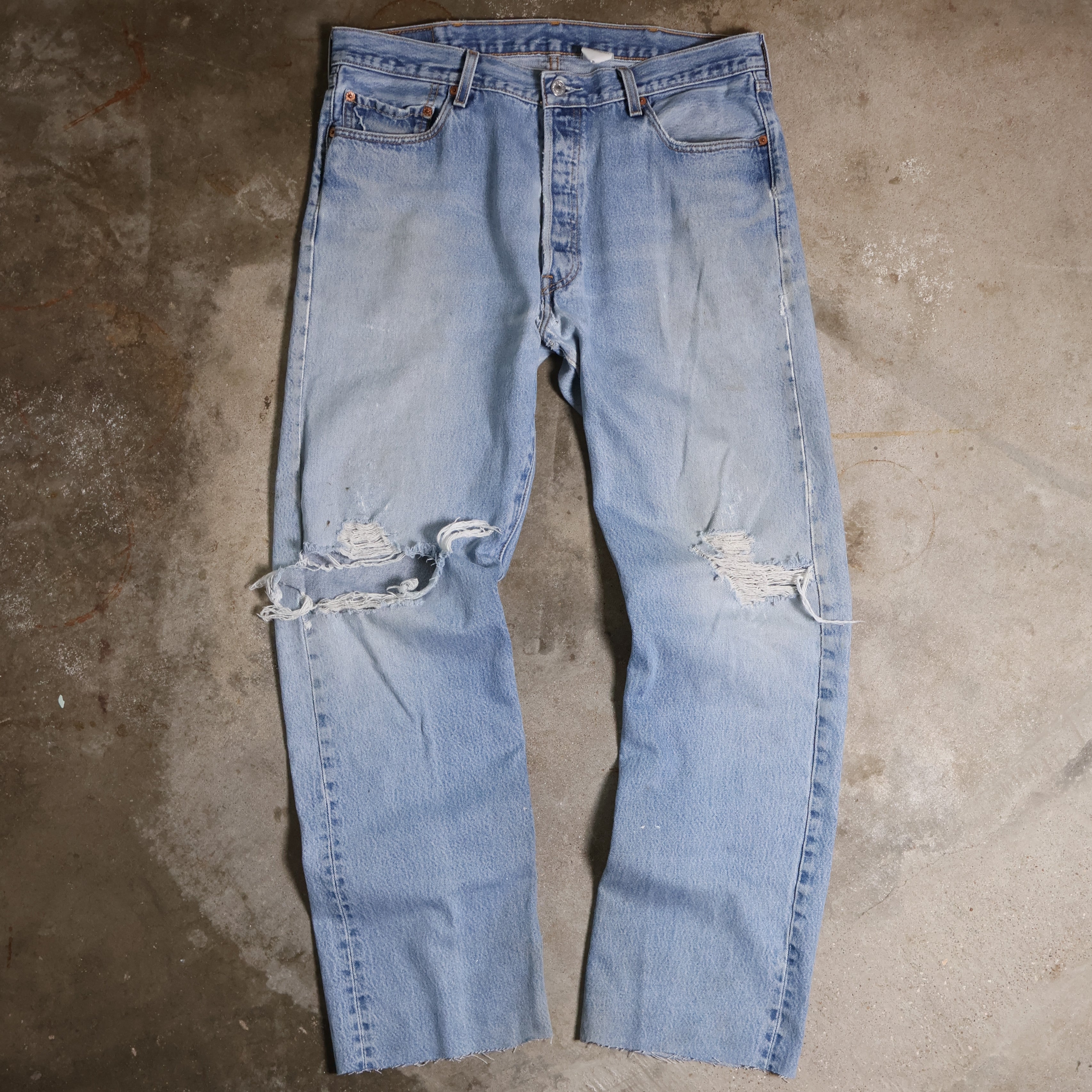 Levi's 501 XX Distressed Jeans 2004 (36")