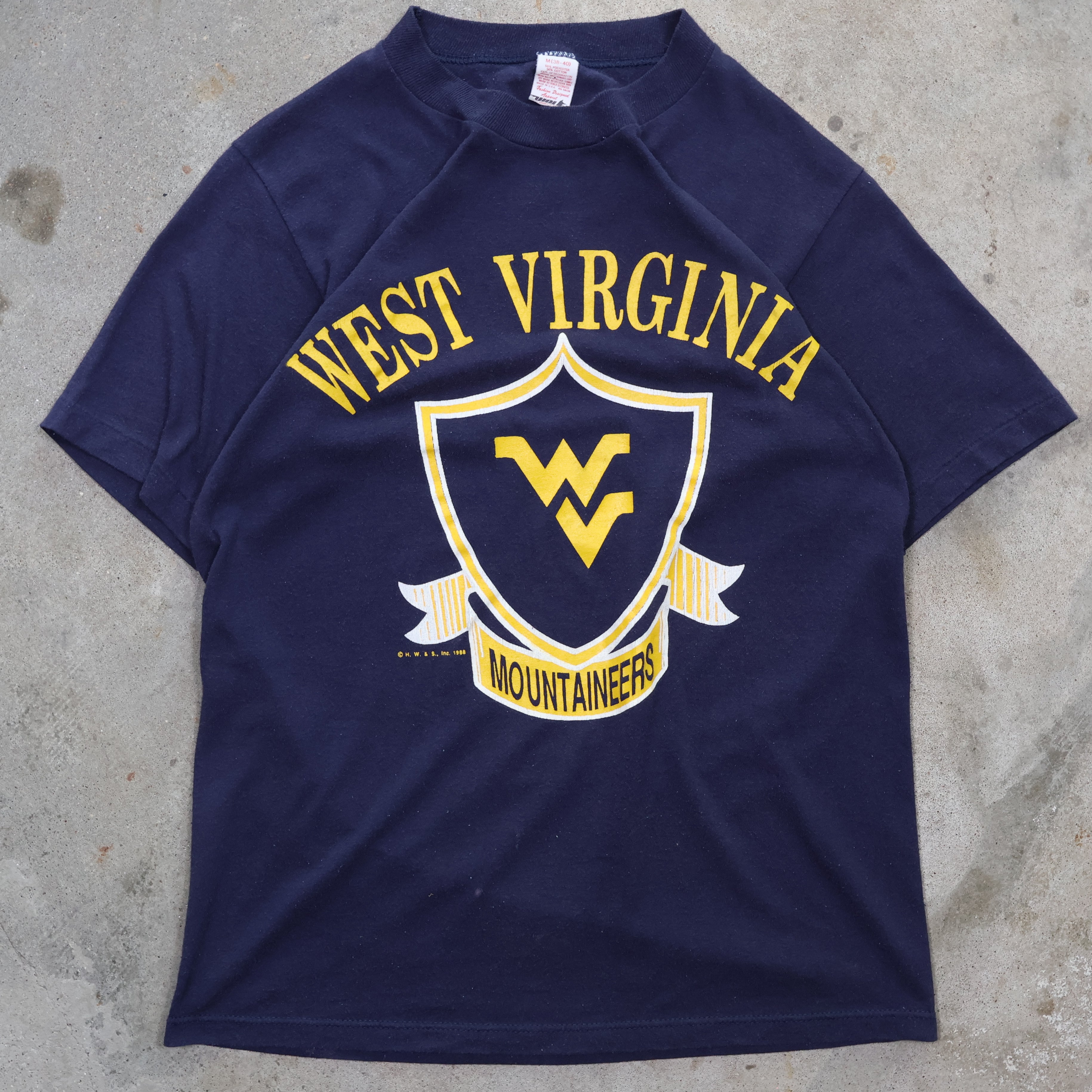 University of West Virginia Mountaineers T-Shirt 1988 (Medium)