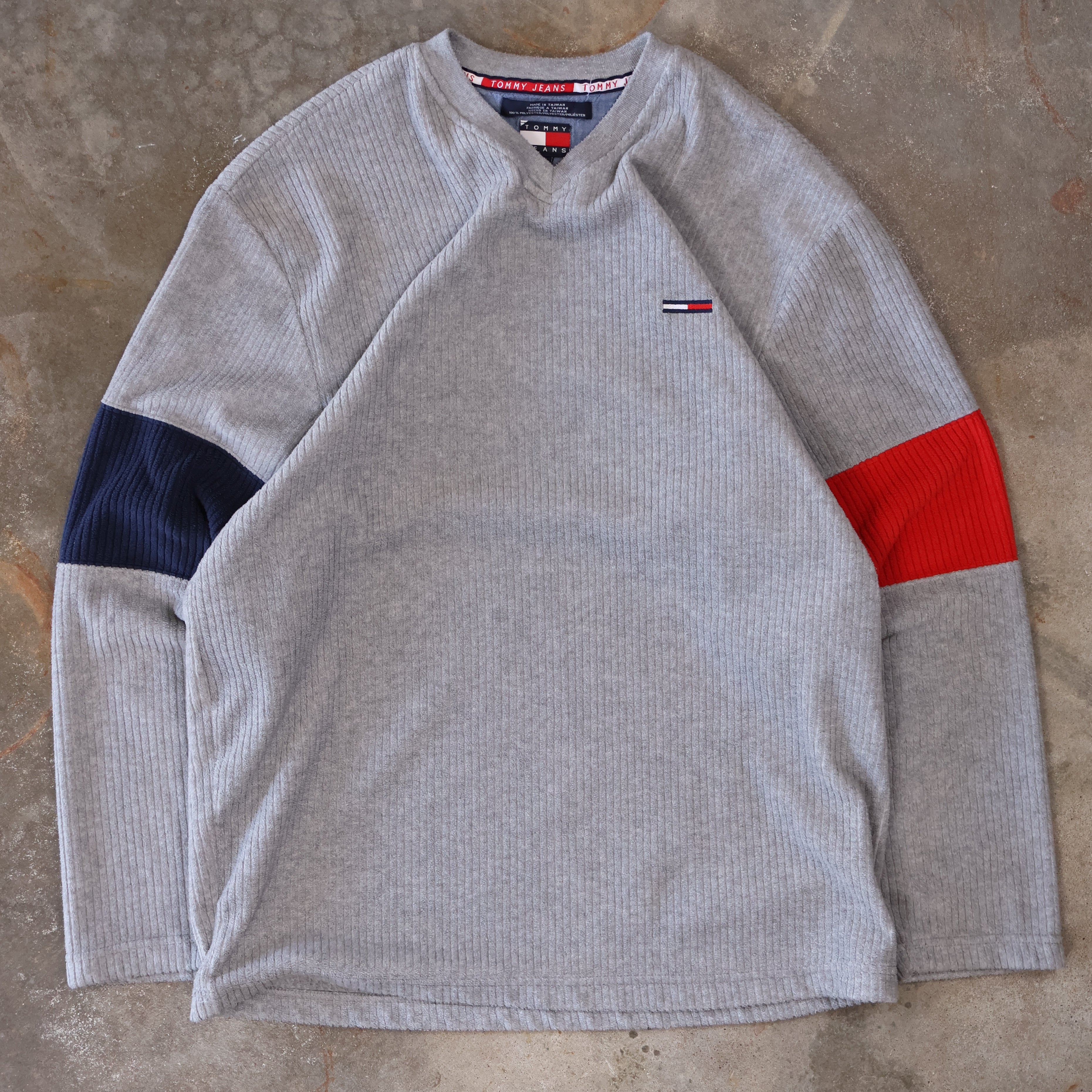 Gray Tommy Hilfiger V-Neck Sweatshirt 90s (XL)