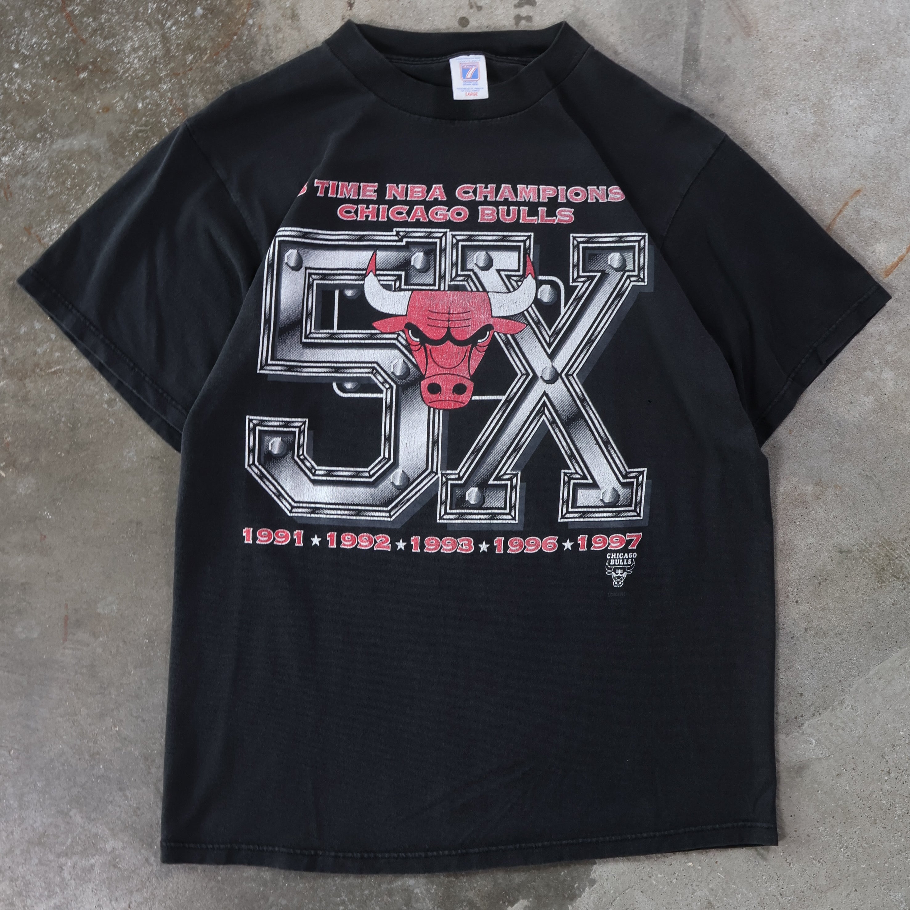 Chicago Bulls 5x NBA Champions T-Shirt 1997 (Large)