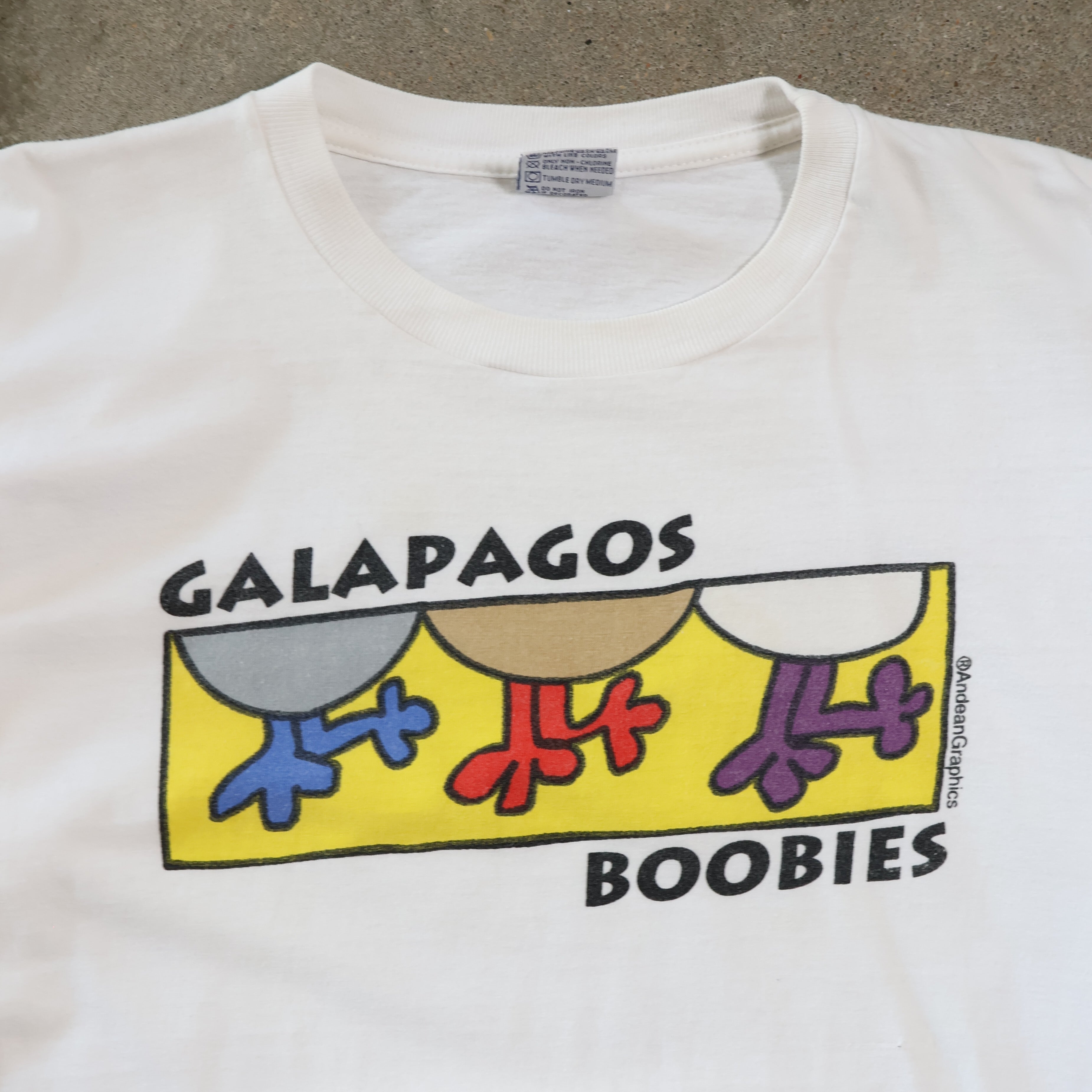 Galapagos Boobies Bird T-Shirt 90s (XL)