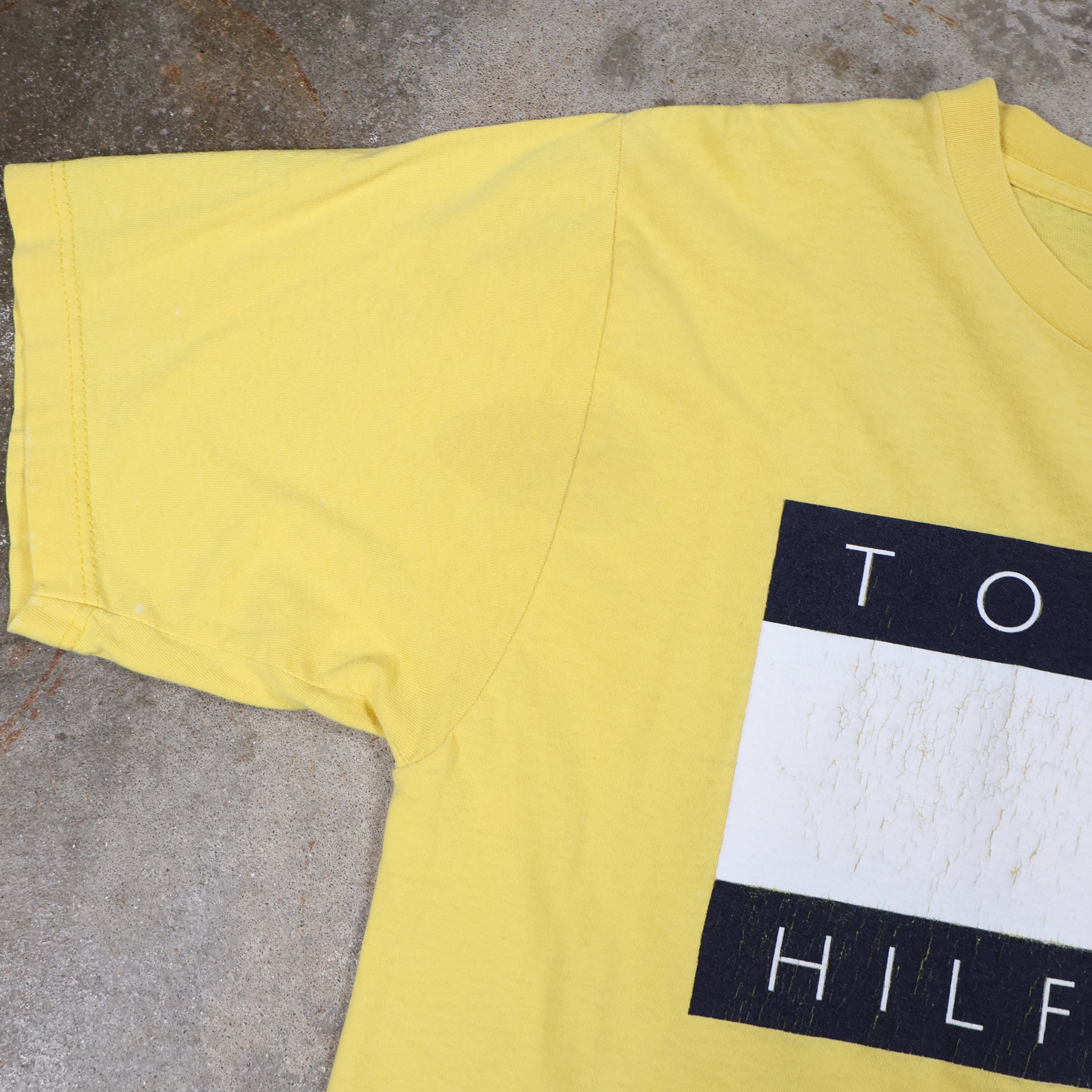 Yellow Tommy Hilfiger T-Shirt 90s (Large)