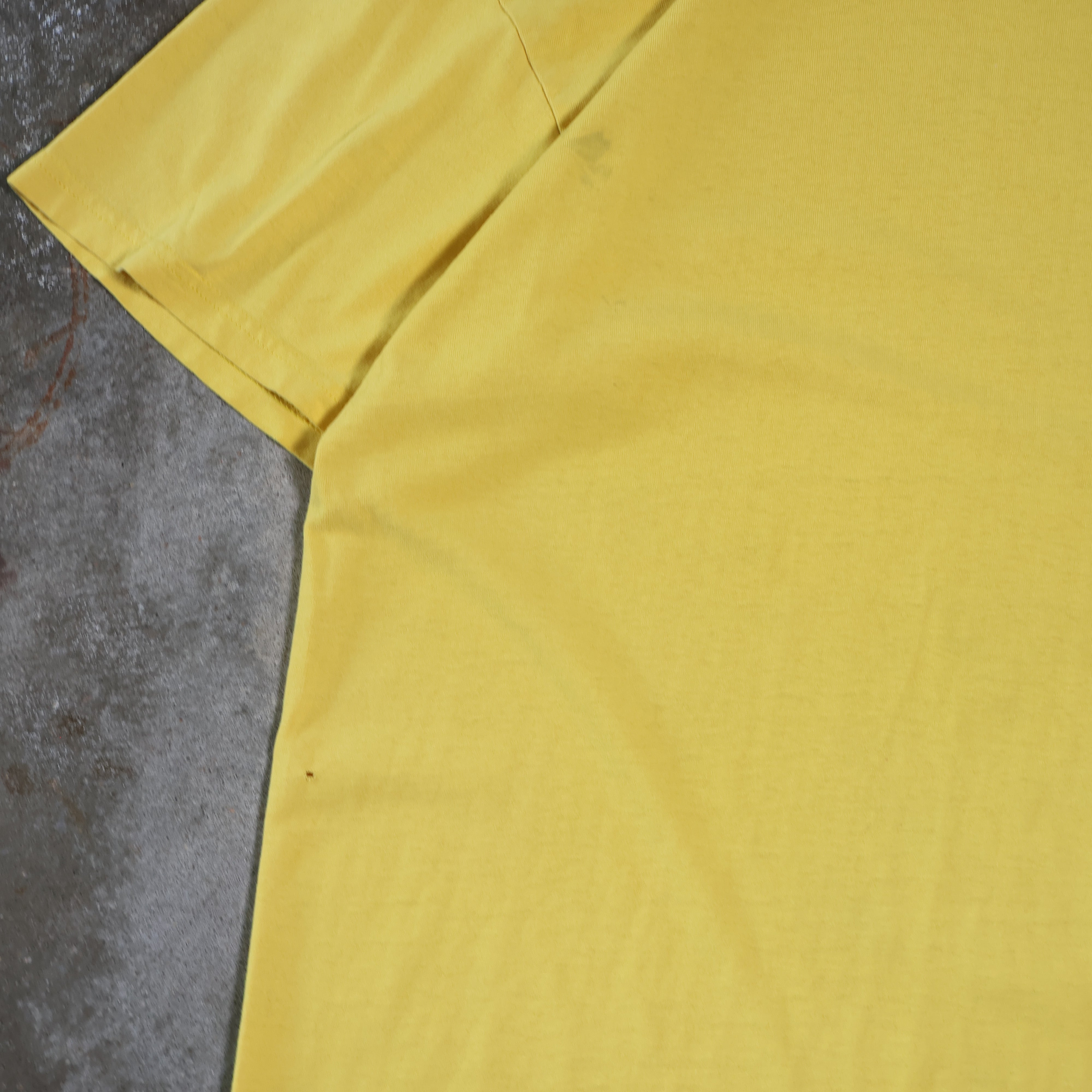 Yellow Nike 00s T-Shirt (Large)