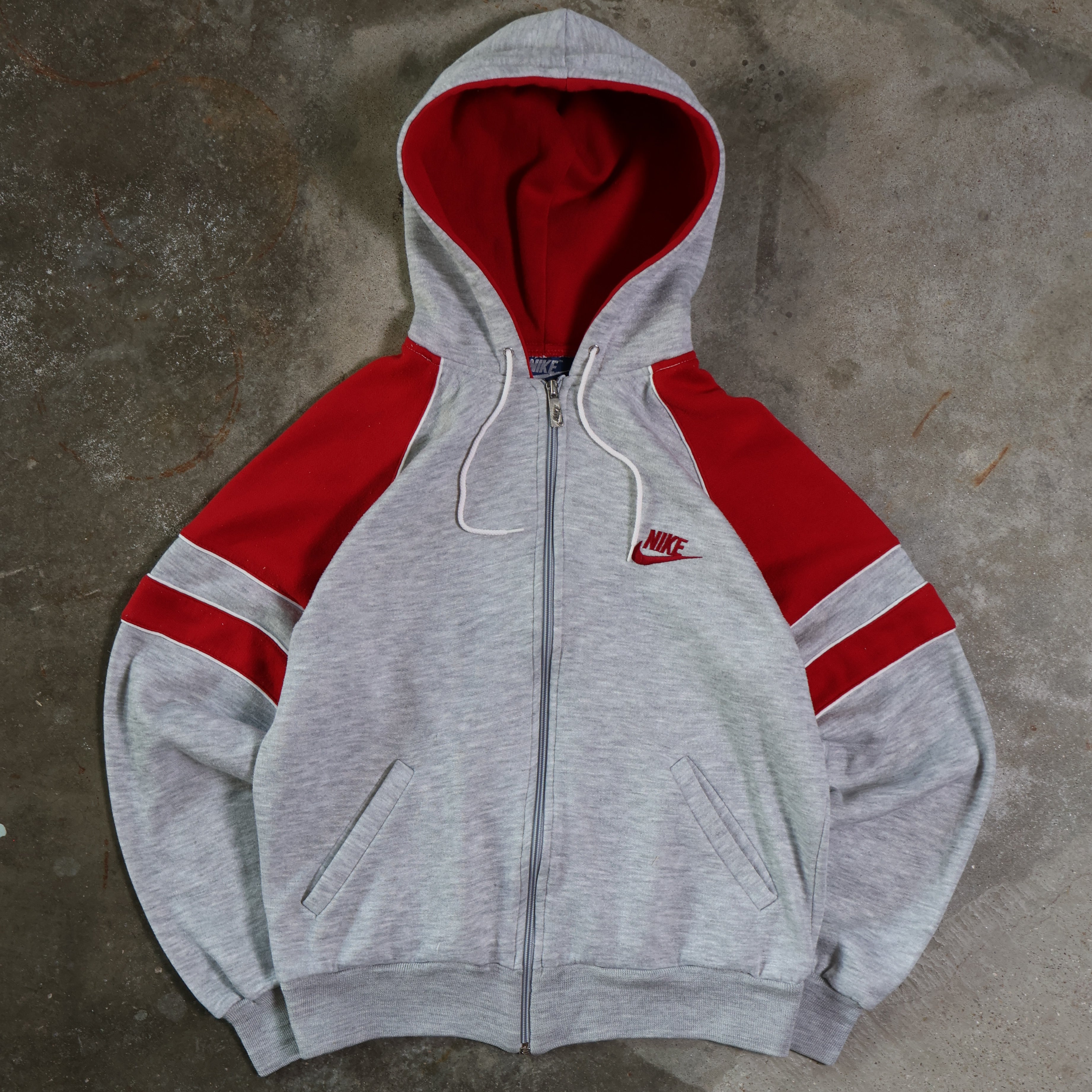 Gray/Red Nike Zip-Up Hoodie 80s (Medium)