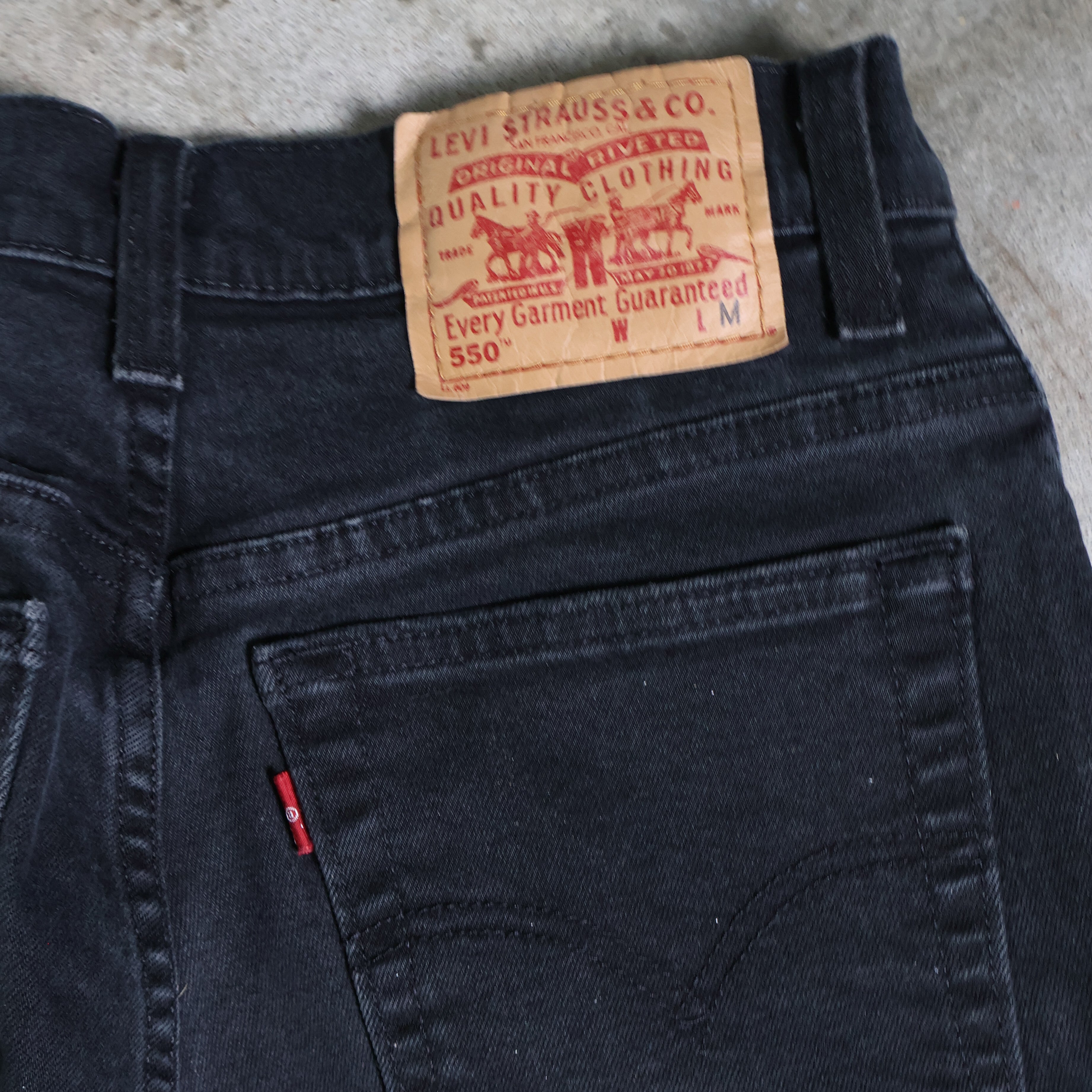 Black Levi’s 550 Jeans 2002 (27”)