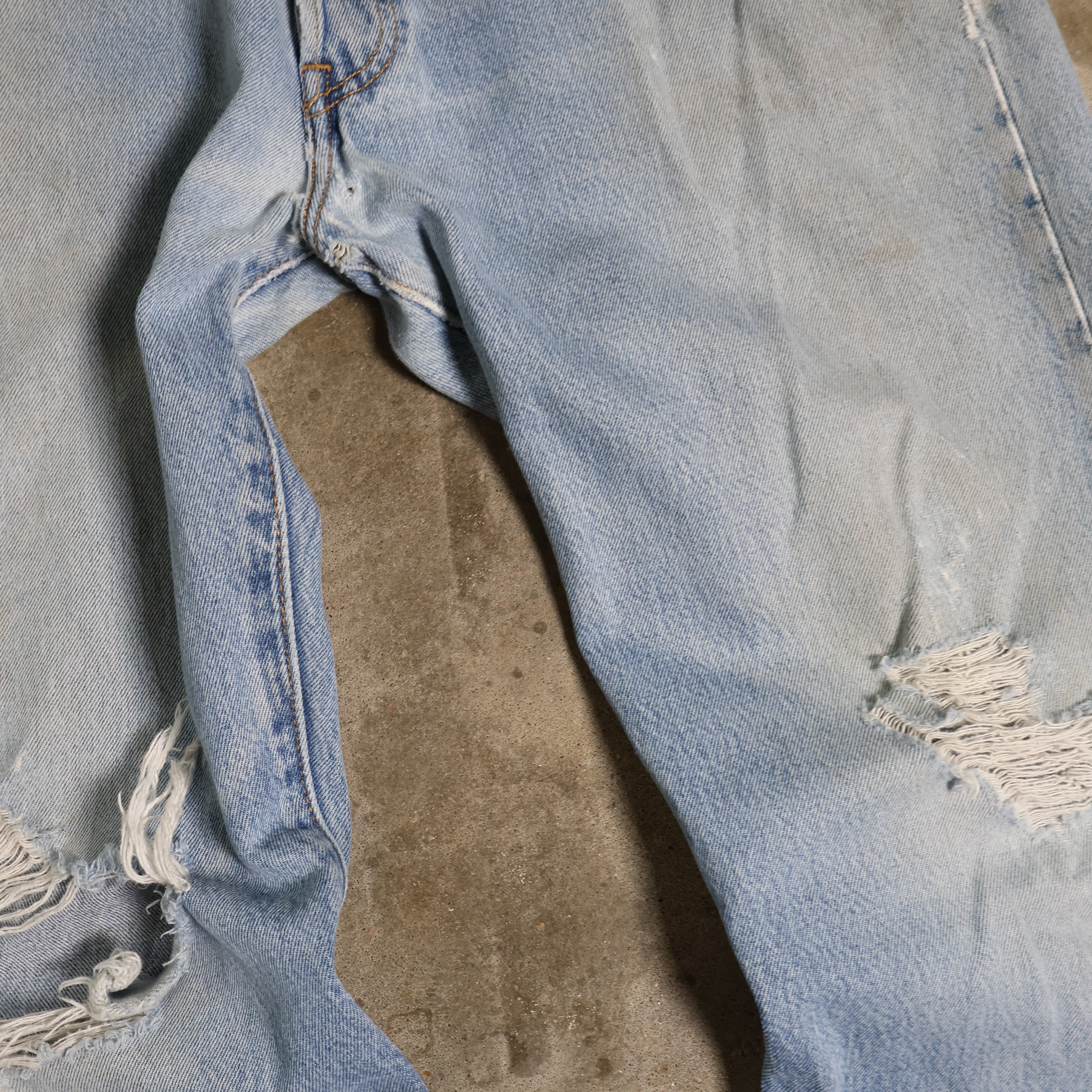 Levi's 501 XX Distressed Jeans 2004 (36")