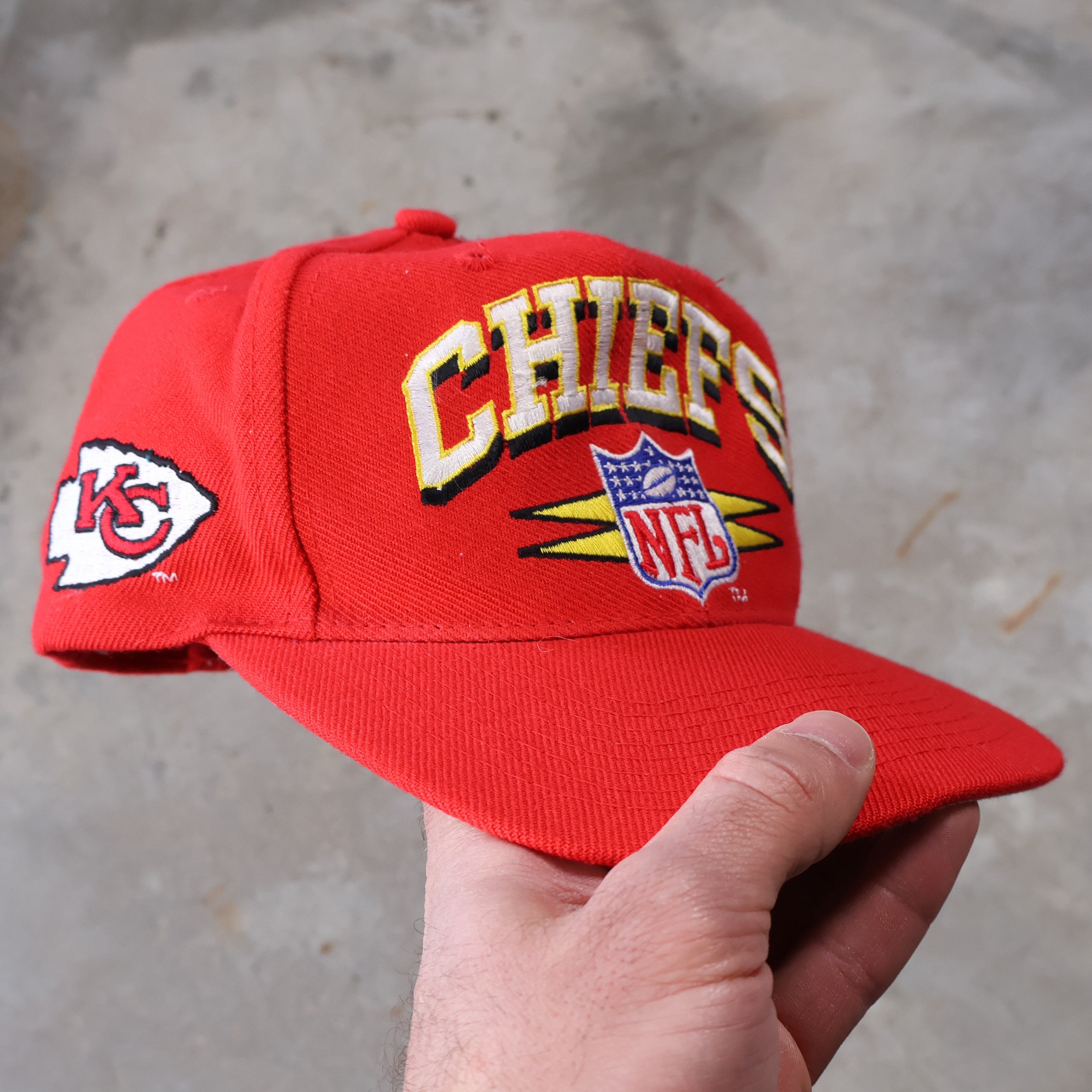 Chiefs Logo Athletic Spike Snapback Hat 90s